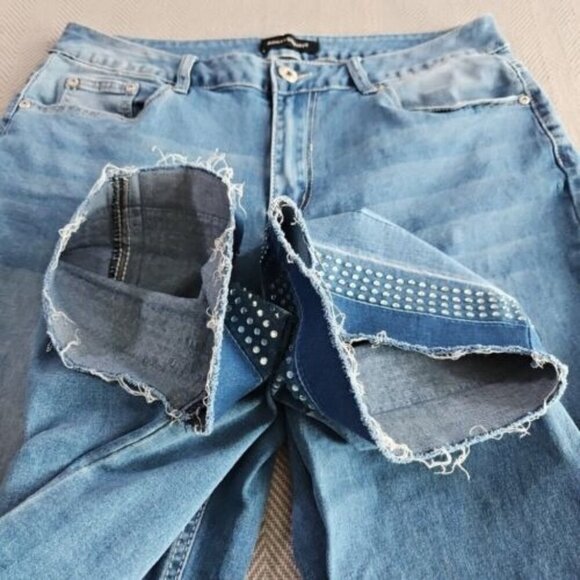 Ashley Stewart Jeans Size 14 Medium Wash Rhinestone Raw Edge Bootcut Leg 147502 - Picture 2 of 16